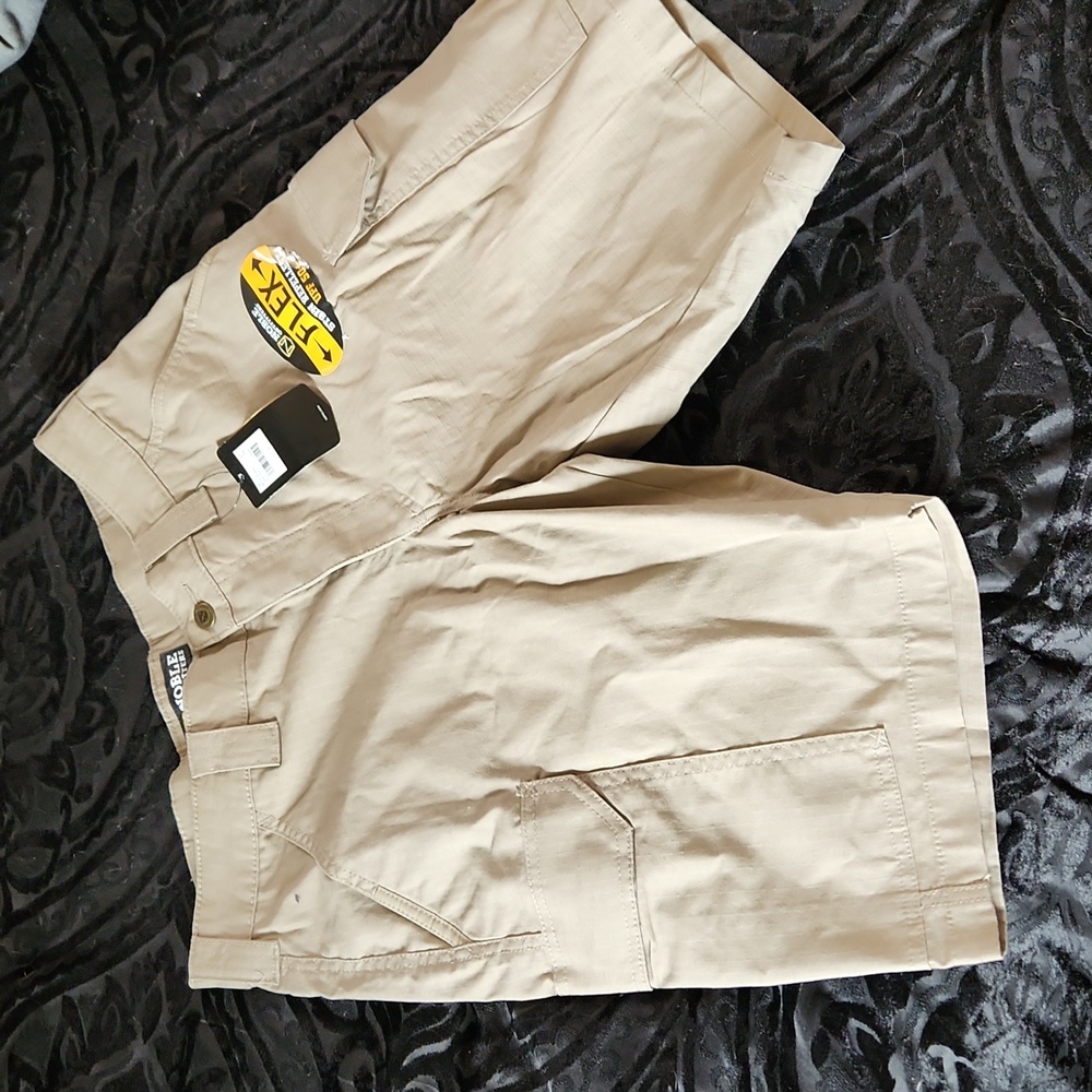 Men's cargo shorts